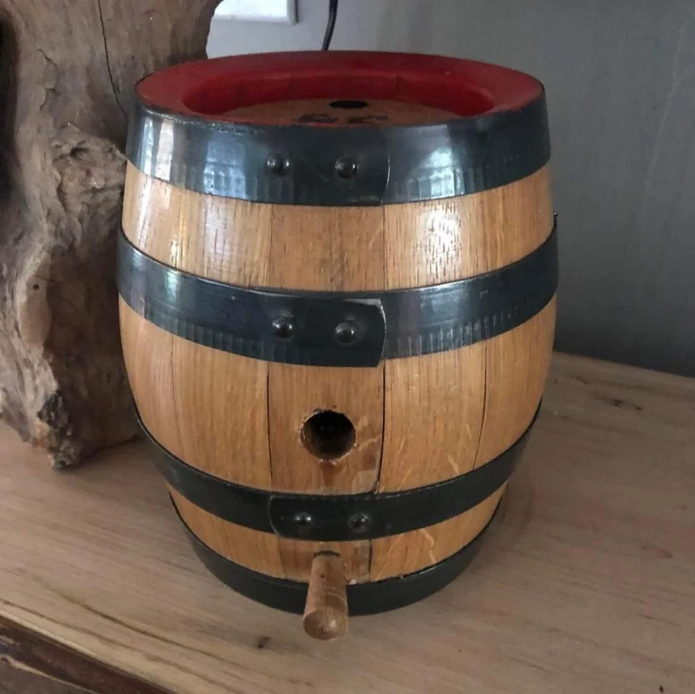 🛢️Vintage German Lowenbrau Wooden Beer Barrel Munich Germany - Picture 3 of 5
